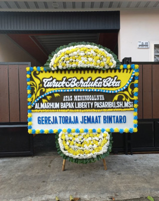Papan Bunga Duka di Padang Jati