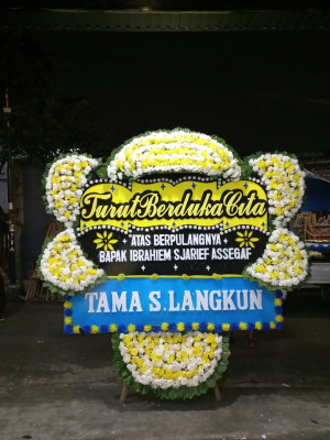 Papan Bunga Duka di Padang Jati